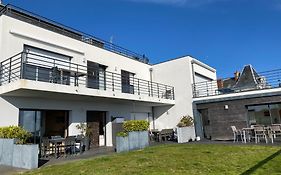 RÉF 231 - PORT-LOUIS appartement type 2 pleine vue Petite Mer avec terrasse, parking et garage dans résidence récente